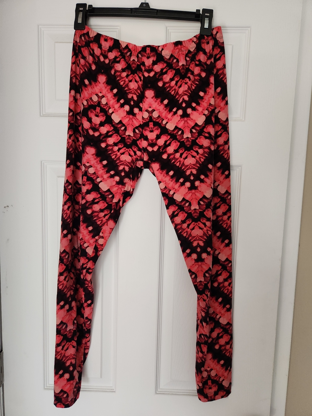 No Boundaries Black and Red Tie-Dye Stretch Leggings